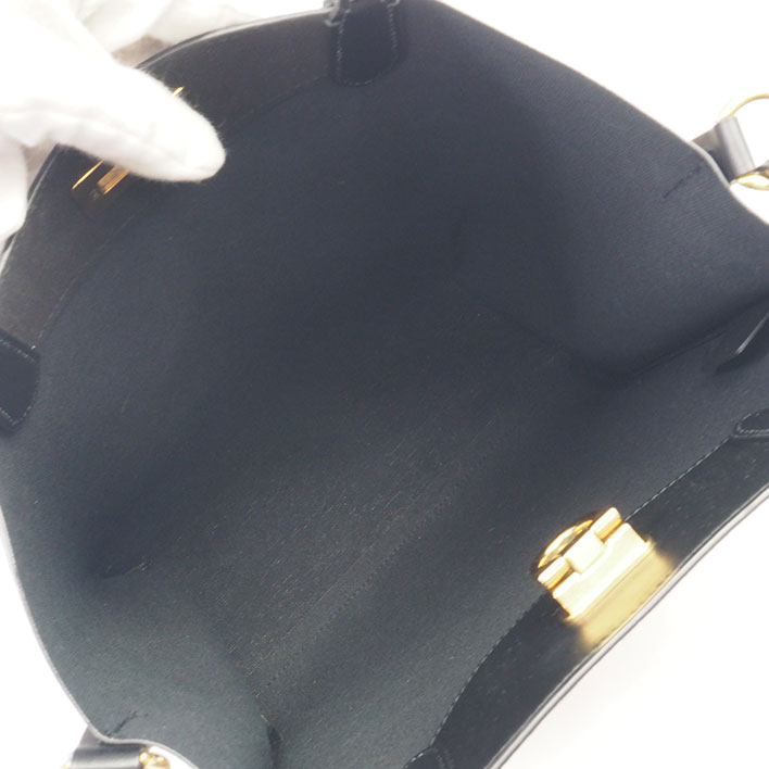 【美品】サルヴァトーレ フェラガモ モノグラム 2WAY ショルダーバッグ ガンチーニ AU-21/H993 レディース【トートバッグ】 【美品】サルヴァトーレ フェラガモ モノグラム 2WAY ショルダーバッグ ガンチーニ AU-21/H993 レディース【トートバッグ】