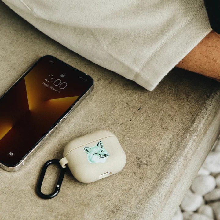 【メゾンキツネ ( MAISON KITSUNE ) x ネイティブユニオン ( NATIVE UNION )】モノクロームフォックス Airpods (第3世代) 専用ケース