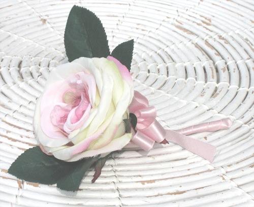 ラウンドブーケ&コサージュセット ホワイトピンク(イベットローズ) ラウンドブーケ&コサージュセット ホワイトピンク(イベットローズ)