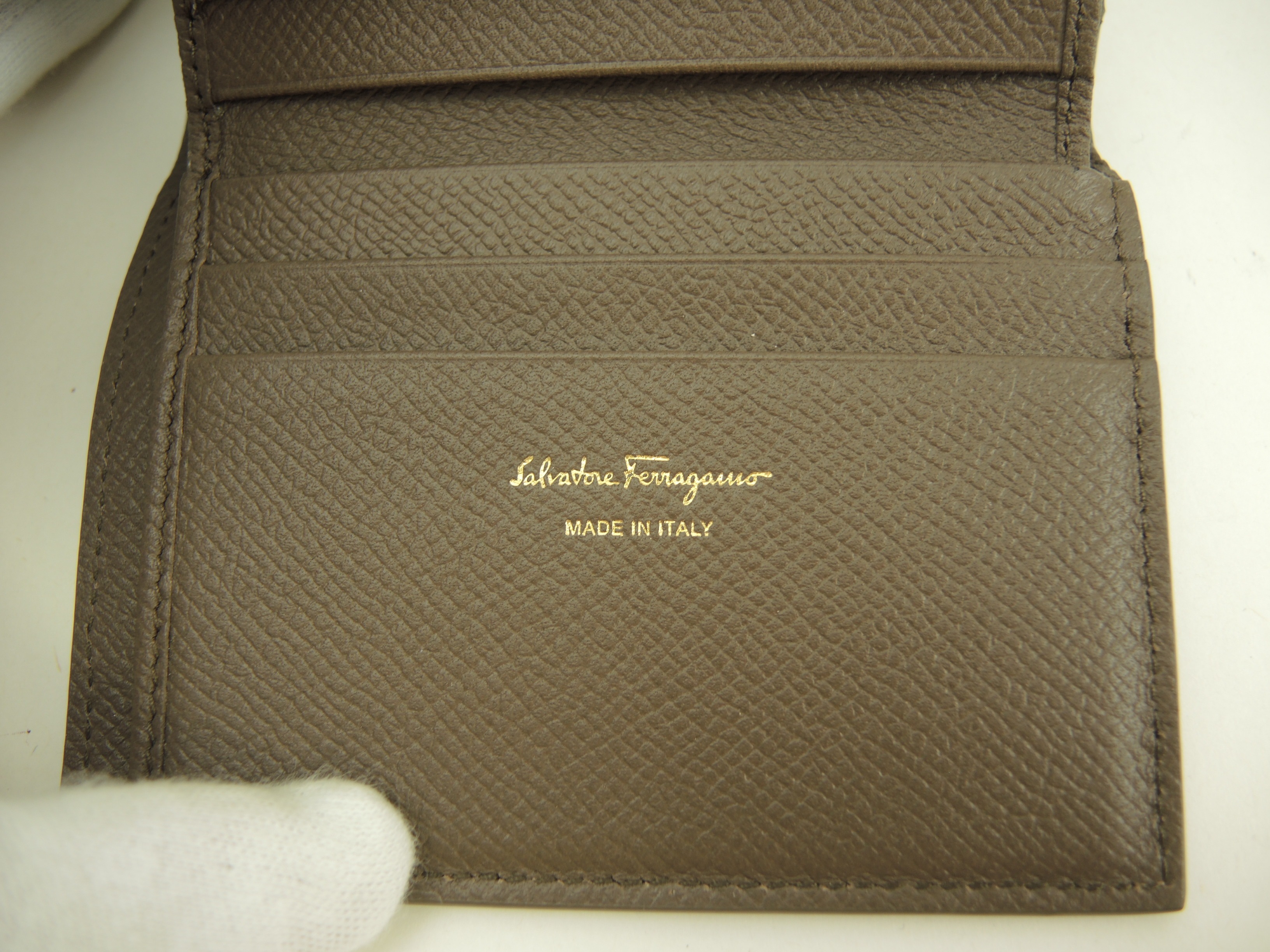 コンパクトウォレット ヴァラリボン レザー灰 2折財布 未使用@IY-22A926 コンパクトウォレット ヴァラリボン レザー灰 2折財布 未使用@IY-22A926