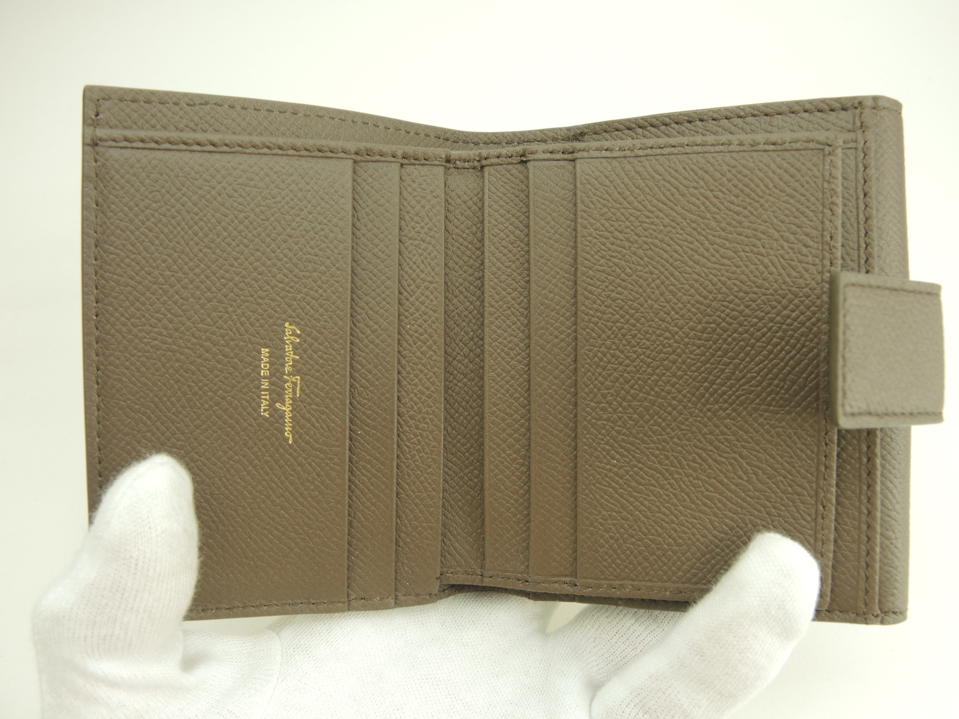 コンパクトウォレット ヴァラリボン レザー灰 2折財布 未使用@IY-22A926 コンパクトウォレット ヴァラリボン レザー灰 2折財布 未使用@IY-22A926