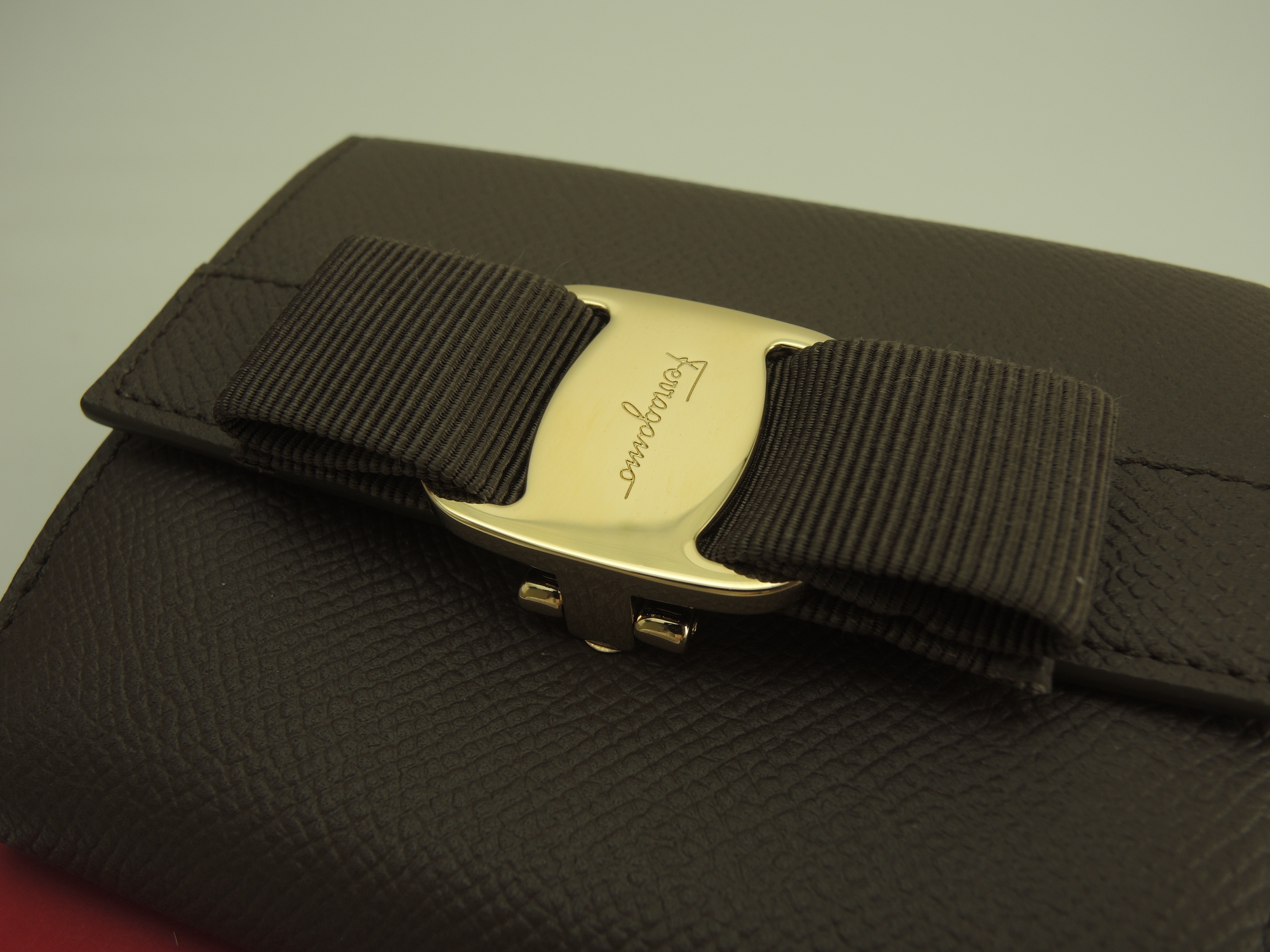 コンパクトウォレット ヴァラリボン レザー灰 2折財布 未使用@IY-22A926 コンパクトウォレット ヴァラリボン レザー灰 2折財布 未使用@IY-22A926