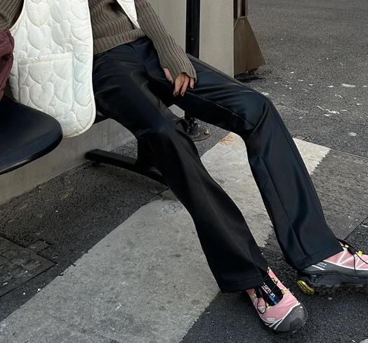 レディース パンツ ロング 細身 ストレート ファスナー ポケット ハイウエスト 異国風 異素材ミックス PU 大人可愛い シンプル カジュアル 上品 おしゃれ かっこいい レトロ エキゾチック