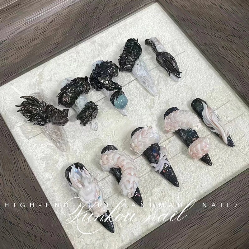 純粋な業で甲国風重工の蛇口を着て立体的な手描きネイルアート白黒双龍を彫るラッキーボックス 純粋な業で甲国風重工の蛇口を着て立体的な手描きネイルアート白黒双龍を彫るラッキーボックス