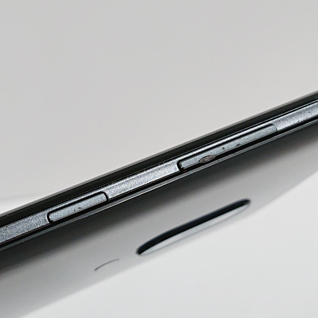 AQUOS zero2 SH-01M ドコモ アストロブラック 送料無料 本体 c08210 【中古】 AQUOS zero2 SH-01M ドコモ アストロブラック 送料無料 本体 c08210 【中古】