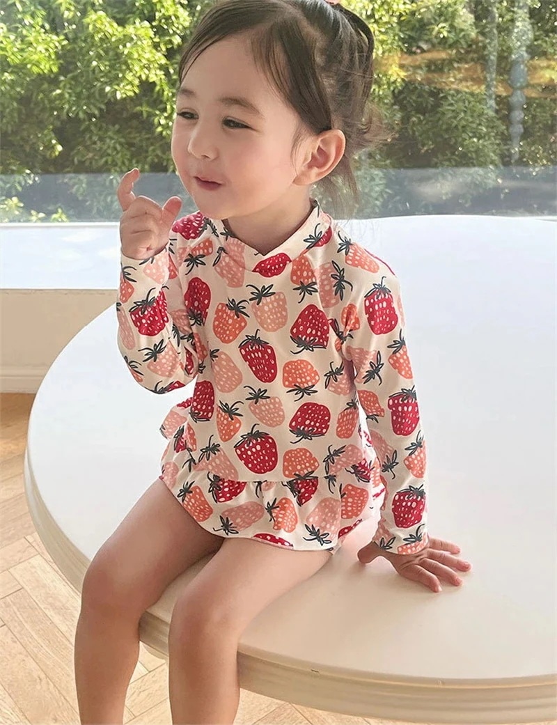 キッズ 水着 女の子 セパレート 長袖 キャップ付き 女の子水着 可愛い 子供 水着 いちご柄 ピンク キッズ スクール水着 みずぎ 紫外線対策 ラッシュガード ストレッチ 女児 ガールズ水着 小学