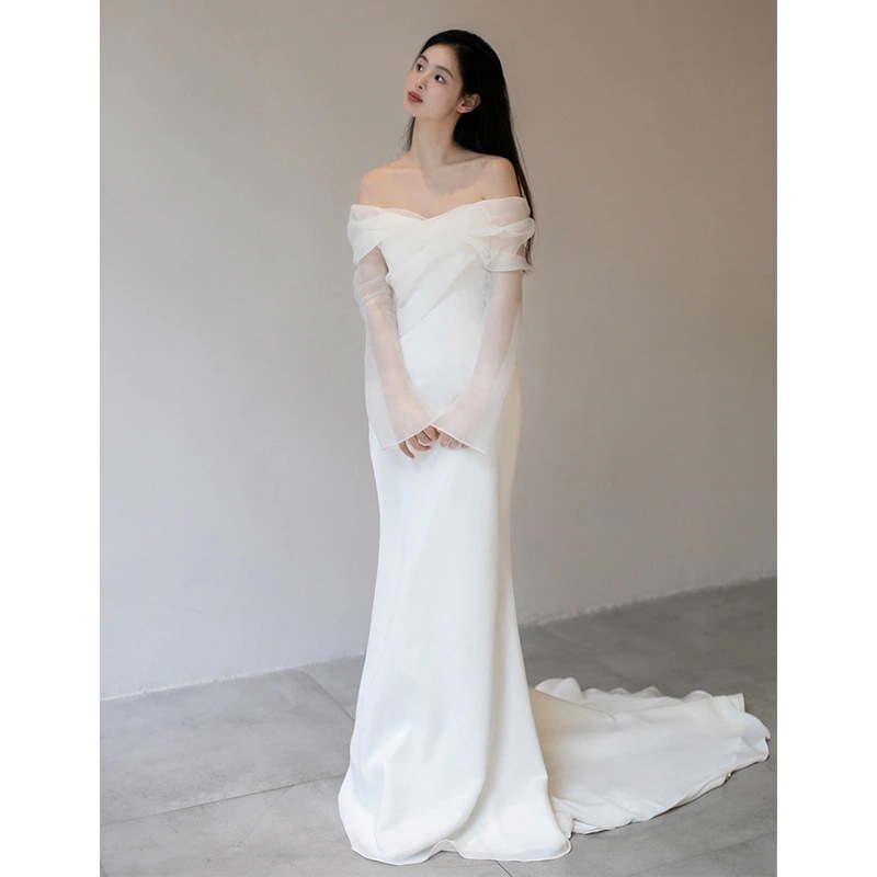 ドレス パーティードレス ワンショルダーのサテンの光のウェディングドレススーパー妖精のフランスの森ドアベールブライダル気質シンプルなスリムガウンのうち ドレス パーティードレス ワンショルダーのサテンの光のウェディングドレススーパー妖精のフランスの森ドアベールブライダル気質シンプルなスリムガウンのうち