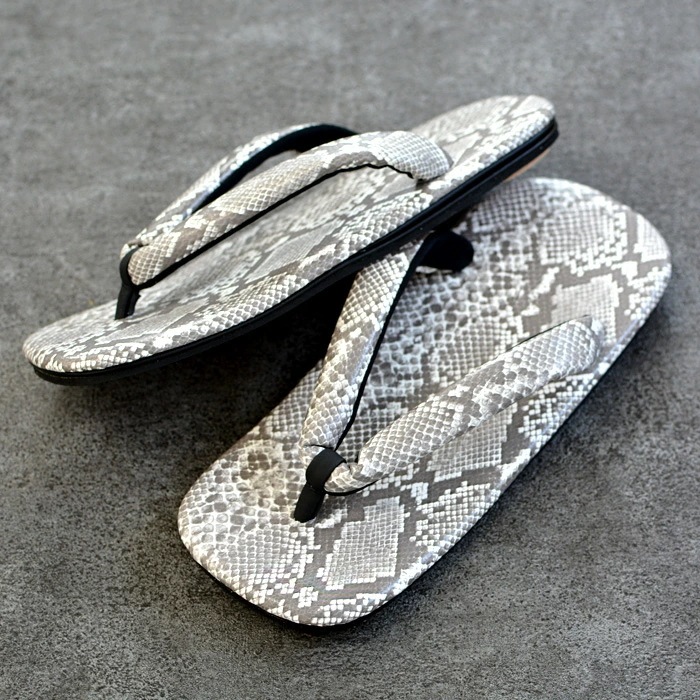 雪駄 革底 ヘビ柄 ぞうり 本革 皮底 日本製 国産 竹春 へび 錦蛇 蛇雪駄 高級 草履 型押し メンズ L LL 大きいサイズ 痛くない 履きやすい 和装 夏祭り 浴衣 kh-hebi17 雪駄 革底 ヘビ柄 ぞうり 本革 皮底 日本製 国産 竹春 へび 錦蛇 蛇雪駄 高級 草履 型押し メンズ L LL 大きいサイズ 痛くない 履きやすい 和装 夏祭り 浴衣 kh-hebi17