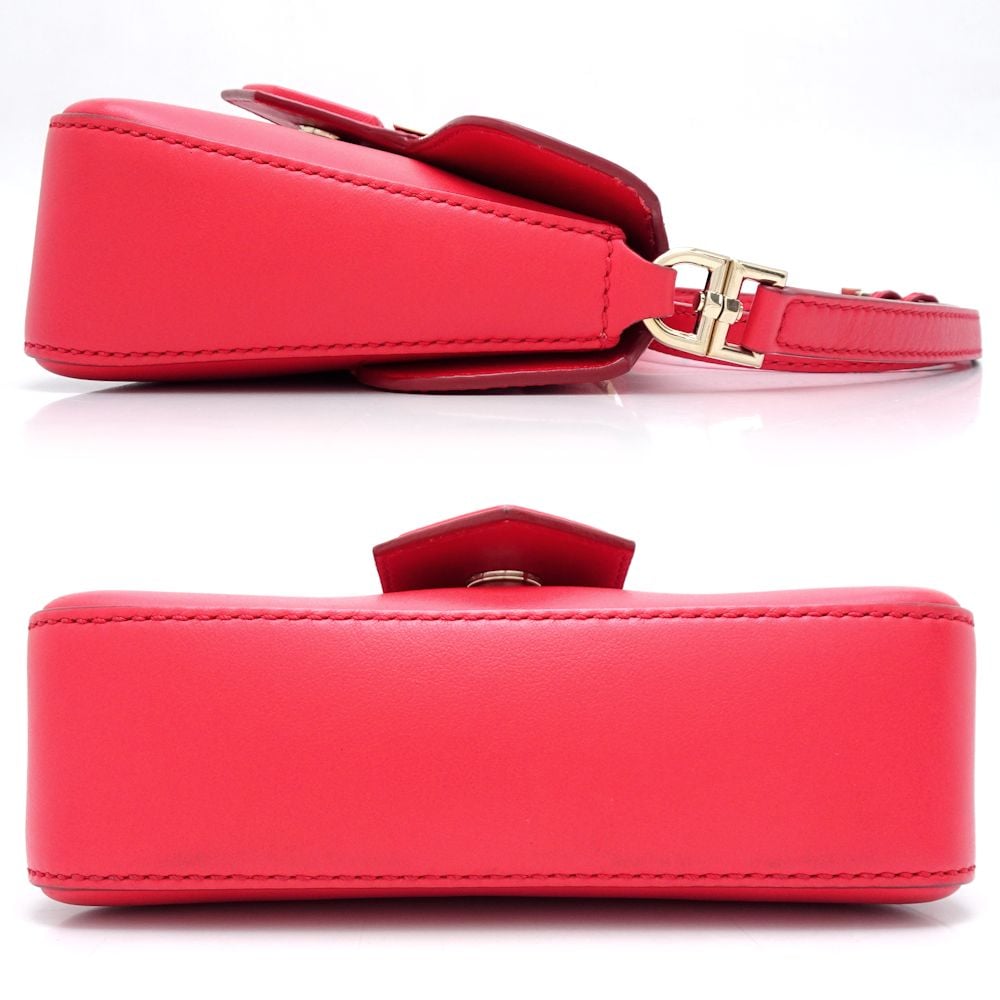 ノビレ ショルダーバッグ レザー レッド/351415【中古】 ノビレ ショルダーバッグ レザー レッド/351415【中古】