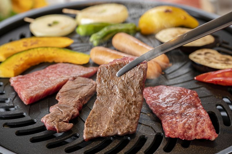黒毛和牛 メス牛 限定 赤身 と とろ カルビ 焼肉 1Kg 牛肉 お歳暮 ギフト 誕生日 A4 A5 黒毛和牛 メス牛 限定 赤身 と とろ カルビ 焼肉 1Kg 牛肉 お歳暮 ギフト 誕生日 A4 A5