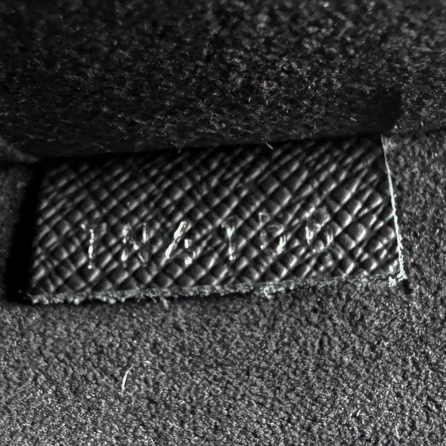 ルイ ヴィトン LOUIS VUITTON クラッチバッグ エピ エピレザー ブラック シルバー メンズ z3420 ルイ ヴィトン LOUIS VUITTON クラッチバッグ エピ エピレザー ブラック シルバー メンズ z3420