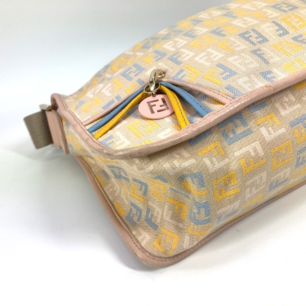 ショルダーバッグ ズッカ ロゴ カバン 斜め掛け チャーム付き レザー/キャンバス マルチカラー ショルダーバッグ ズッカ ロゴ カバン 斜め掛け チャーム付き レザー/キャンバス マルチカラー