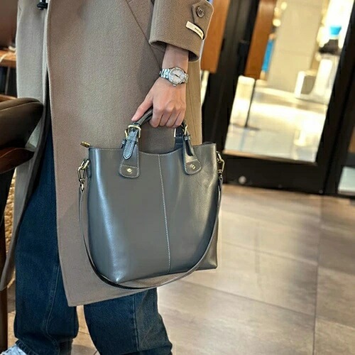 本牛革 ハンドバッグ 3way ショルダーバッグ トートバッグ 底鋲 レディース 肩掛け 斜め掛け 大人 通勤 おしゃれ フォーマル シンプル 無地 上品 ビジネス 入学式 卒業式 出張 旅行 母の日