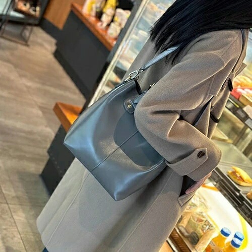 本牛革 ハンドバッグ 3way ショルダーバッグ トートバッグ 底鋲 レディース 肩掛け 斜め掛け 大人 通勤 おしゃれ フォーマル シンプル 無地 上品 ビジネス 入学式 卒業式 出張 旅行 母の日