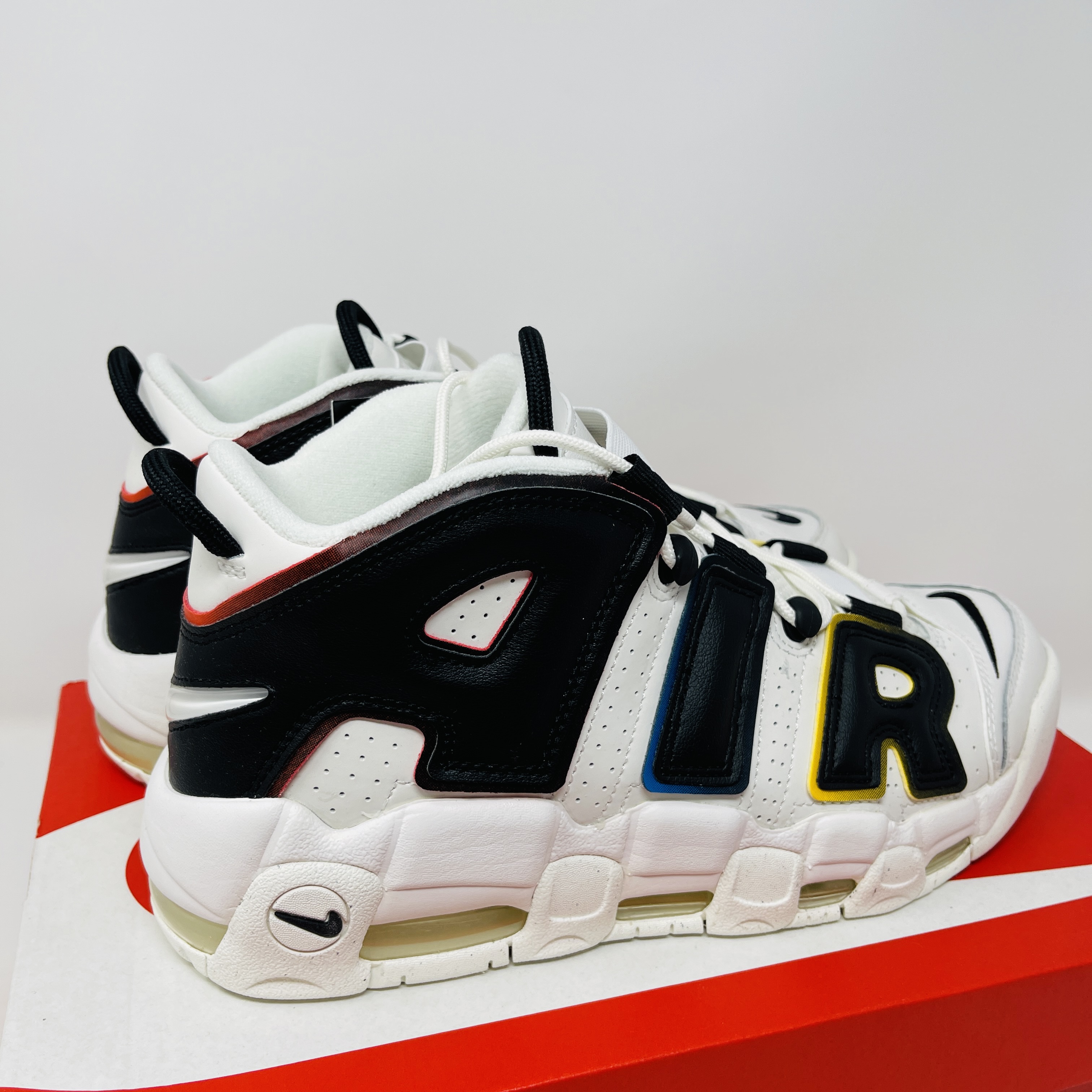 エアモア アップテンポ 96 トレーディング カード メンズスニーカー DM1297-100