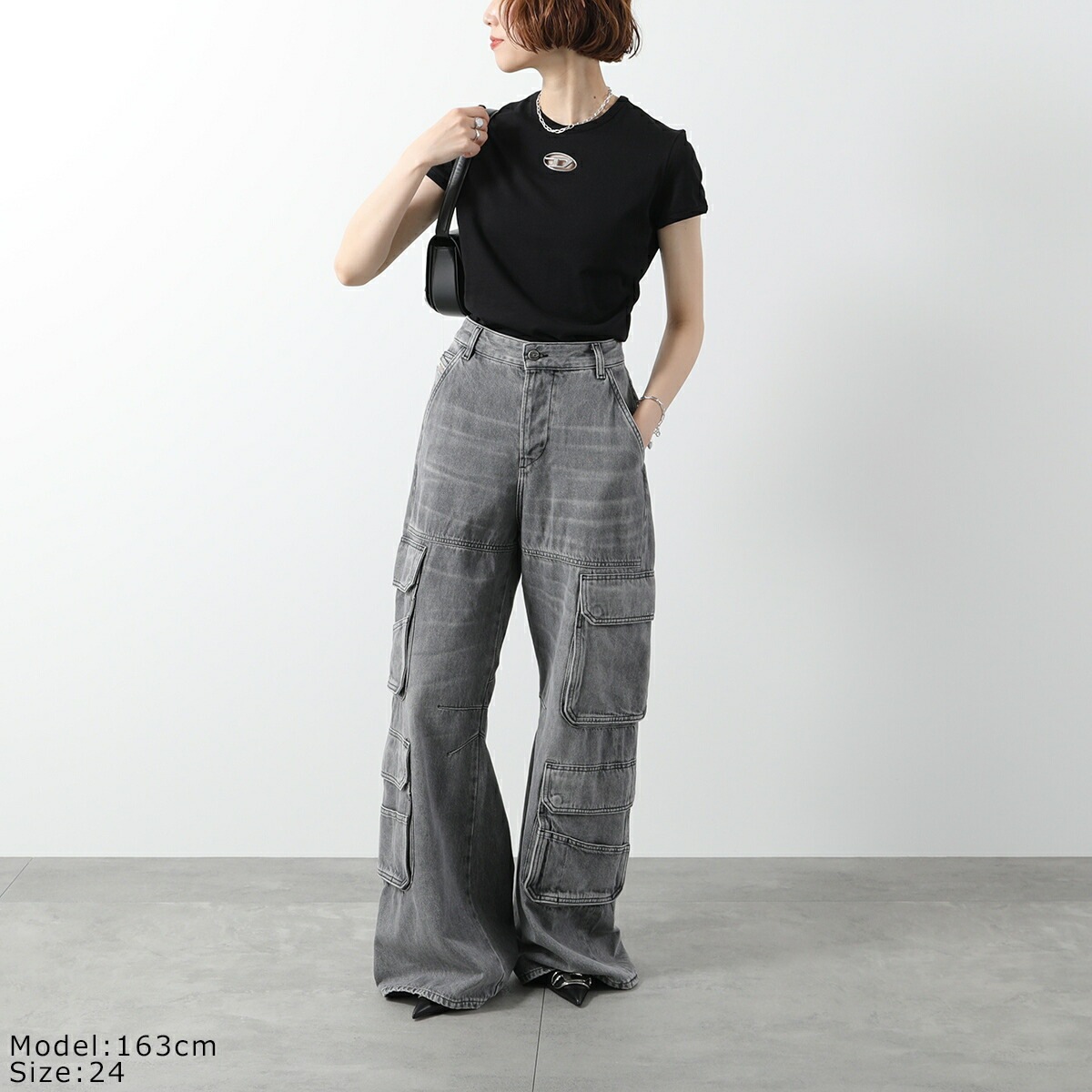 DIESEL ディーゼル ジーンズ D-SIRE-CARGO-D A13316 0DCBE レディース デニムパンツ カーゴパンツ ワイド ストレート コットン DIESEL ディーゼル ジーンズ D-SIRE-CARGO-D A13316 0DCBE レディース デニムパンツ カーゴパンツ ワイド ストレート コットン