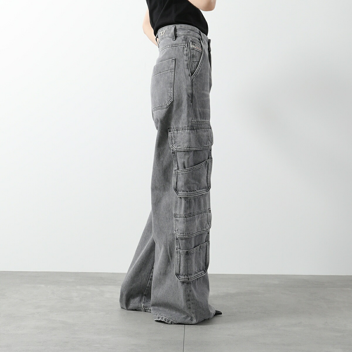 DIESEL ディーゼル ジーンズ D-SIRE-CARGO-D A13316 0DCBE レディース デニムパンツ カーゴパンツ ワイド ストレート コットン DIESEL ディーゼル ジーンズ D-SIRE-CARGO-D A13316 0DCBE レディース デニムパンツ カーゴパンツ ワイド ストレート コットン