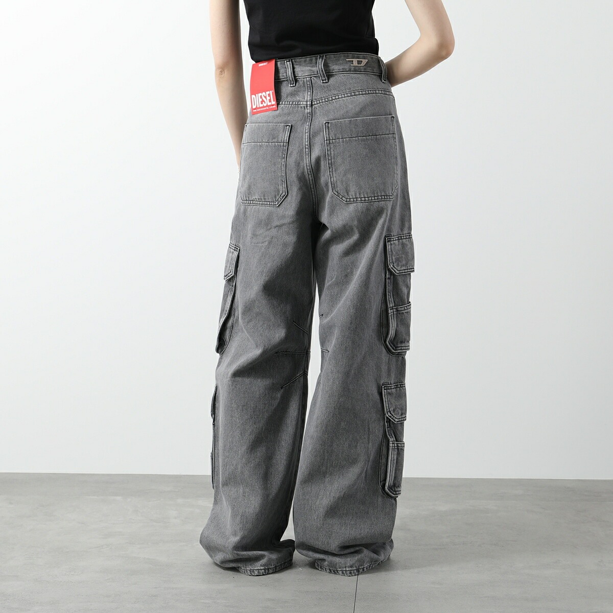 DIESEL ディーゼル ジーンズ D-SIRE-CARGO-D A13316 0DCBE レディース デニムパンツ カーゴパンツ ワイド ストレート コットン DIESEL ディーゼル ジーンズ D-SIRE-CARGO-D A13316 0DCBE レディース デニムパンツ カーゴパンツ ワイド ストレート コットン