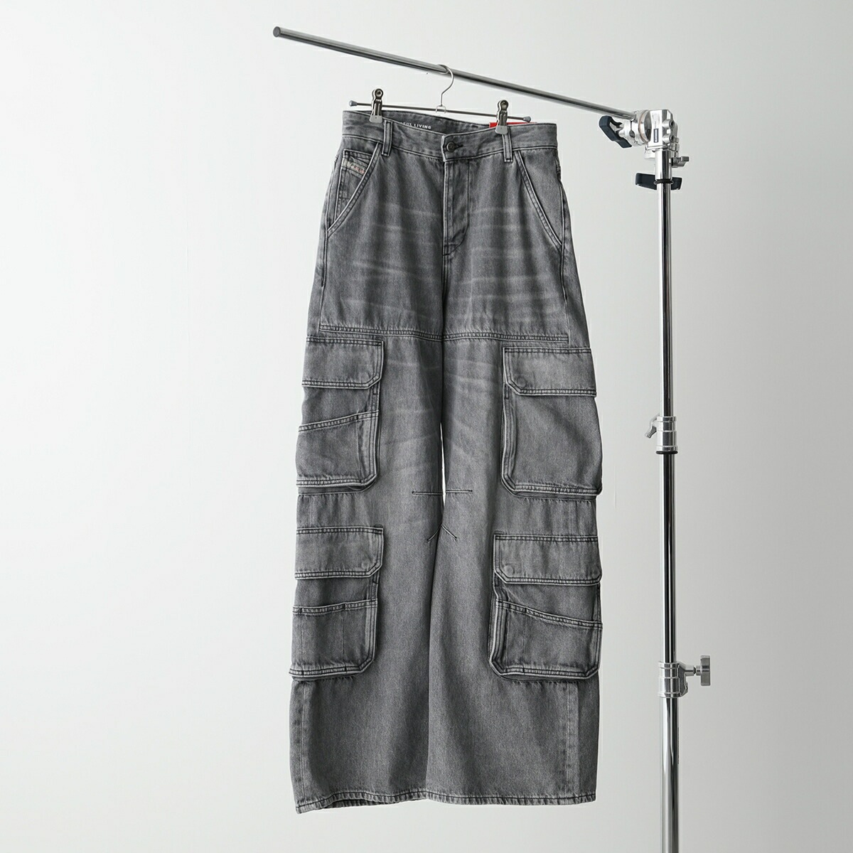 DIESEL ディーゼル ジーンズ D-SIRE-CARGO-D A13316 0DCBE レディース デニムパンツ カーゴパンツ ワイド ストレート コットン DIESEL ディーゼル ジーンズ D-SIRE-CARGO-D A13316 0DCBE レディース デニムパンツ カーゴパンツ ワイド ストレート コットン