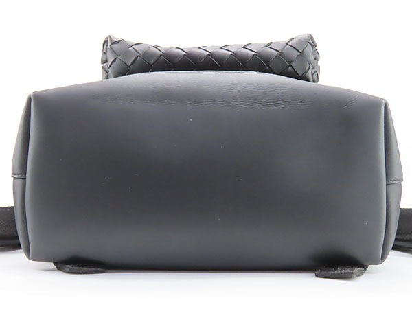 レア美品ボッテガヴェネタイントレチャートバックパックリュックサックブラックカーフレザー653118