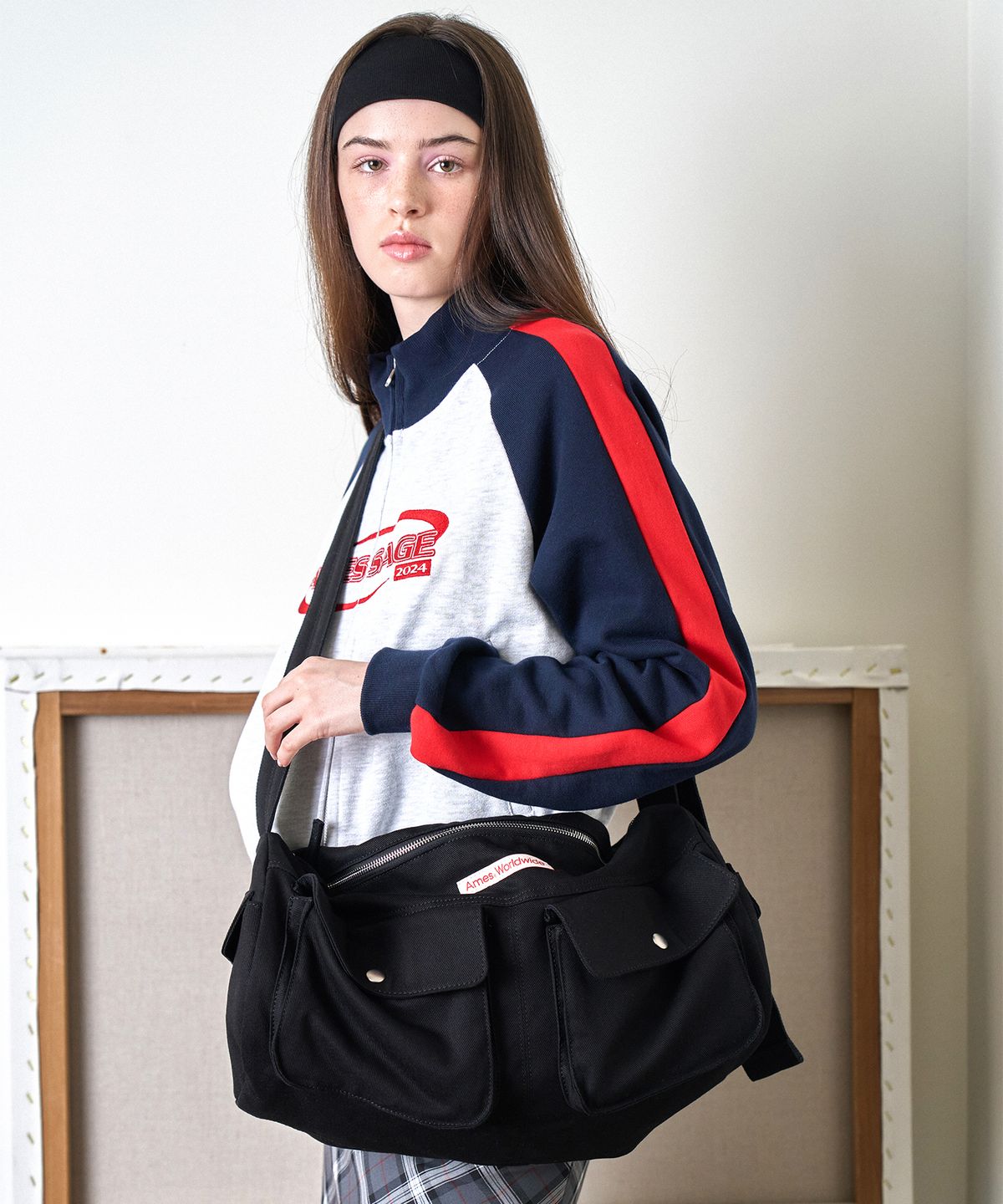 TXT ヨンジュン着用］TWO POCKET COTTON DUFFLE BAG KHAKI/BLACK