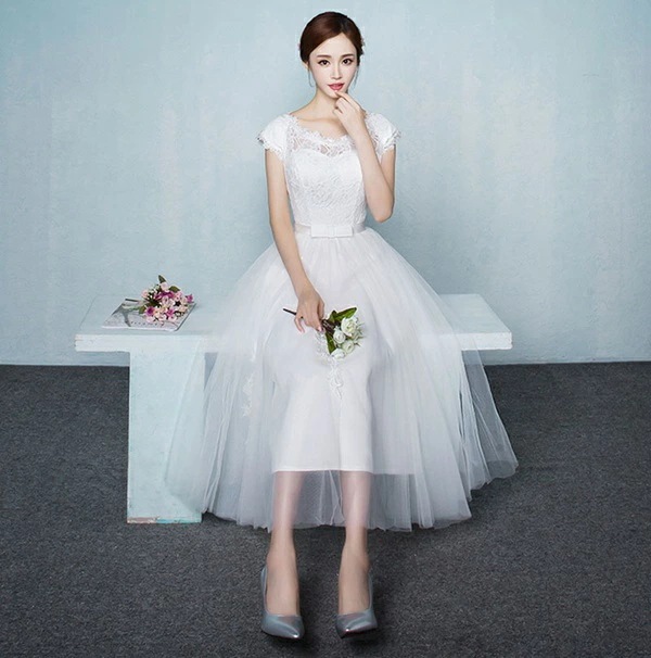 【即納】ウェディングドレス 二次会 花嫁 結婚式 披露宴 ミモレ丈ドレス 刺繍/プリンセスライン 白ワンピース 二次会 花嫁 編み上げタイプ 忘年会 エンパイア 結婚式 演奏会/お嫁さん/発表会/花嫁 【即納】ウェディングドレス 二次会 花嫁 結婚式 披露宴 ミモレ丈ドレス 刺繍/プリンセスライン 白ワンピース 二次会 花嫁 編み上げタイプ 忘年会 エンパイア 結婚式 演奏会/お嫁さん/発表会/花嫁