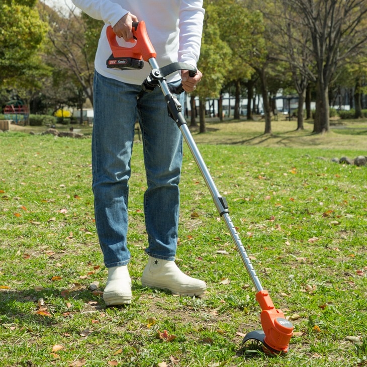 草刈り機 充電式 電動 充電式コードレス4WAY草刈り機 芝生 小枝 草木 雑草 壁際 軽量 ブレード 替え刃 ステンレス チップソー ナイロン刃 ナイロンコードカッター