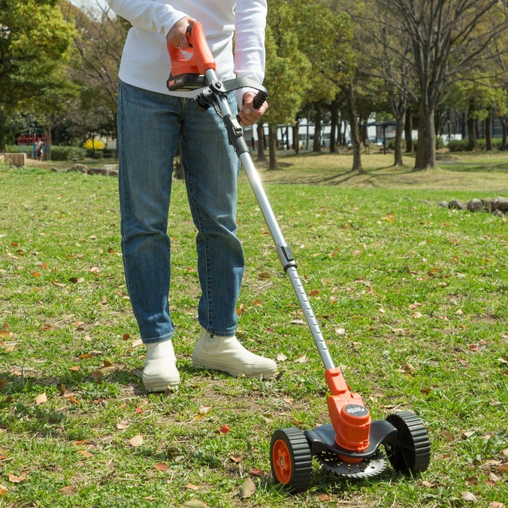 草刈り機 充電式 電動 充電式コードレス4WAY草刈り機 芝生 小枝 草木 雑草 壁際 軽量 ブレード 替え刃 ステンレス チップソー ナイロン刃 ナイロンコードカッター