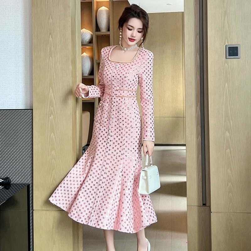 小香風ロングスカート2024秋服新甘気質スクエアネックシングルブレストラシャスパンコールワンピース50696