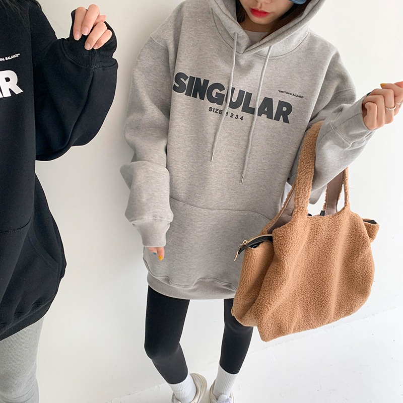 トップス パーカー スウェット ミディアム丈 半端丈 長袖 ボリューム袖 ドロップショルダー ストレート ワイド もこもこ モコモコ フード付き ポケット かわいい シンプル カジュアル 大人 トップス パーカー スウェット ミディアム丈 半端丈 長袖 ボリューム袖 ドロップショルダー ストレート ワイド もこもこ モコモコ フード付き ポケット かわいい シンプル カジュアル 大人