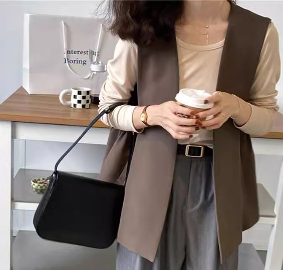 レディース トップス ベスト 前開き ミドル丈 袖なし ノースリーブ 異国風 大人可愛い シンプル カジュアル おしゃれ レトロ ボーイッシュ ルーズ 個性的 クール ナチュラル 知的 ハンサム レディース トップス ベスト 前開き ミドル丈 袖なし ノースリーブ 異国風 大人可愛い シンプル カジュアル おしゃれ レトロ ボーイッシュ ルーズ 個性的 クール ナチュラル 知的 ハンサム