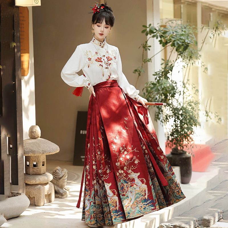 セットアップ 漢服女【鹿の掛け声】明製織金化粧花のスカートセット親友の日常金 セットアップ 漢服女【鹿の掛け声】明製織金化粧花のスカートセット親友の日常金