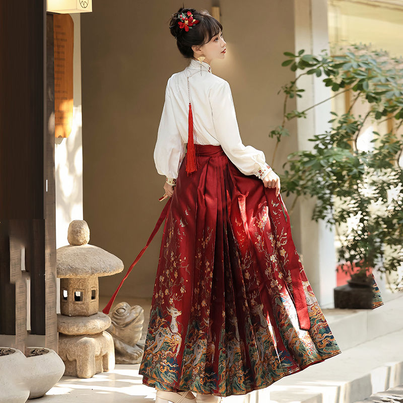 セットアップ 漢服女【鹿の掛け声】明製織金化粧花のスカートセット親友の日常金 セットアップ 漢服女【鹿の掛け声】明製織金化粧花のスカートセット親友の日常金