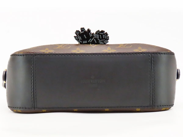 ほぼ新品ルイヴィトンモノグラムサントンジュ斜め掛けショルダーバッグハンドバッグショルダーポーチタッセルブラックM43555 ほぼ新品ルイヴィトンモノグラムサントンジュ斜め掛けショルダーバッグハンドバッグショルダーポーチタッセルブラックM43555