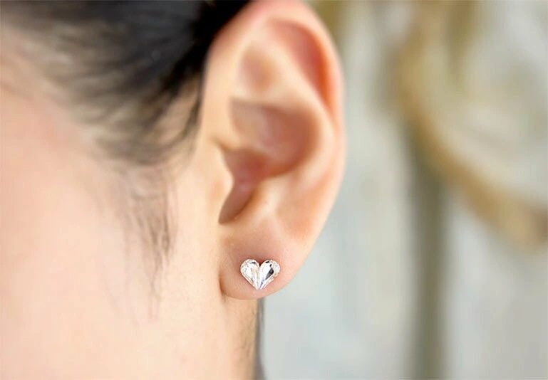 ピアス スワロフスキー ハート ピアス 「ブラン ハート」 ホワイト 18金 K18 ゴールドレディース 女性 誕生日 プレゼント ギフト mdprevattcaulkingandwaterproofing.com