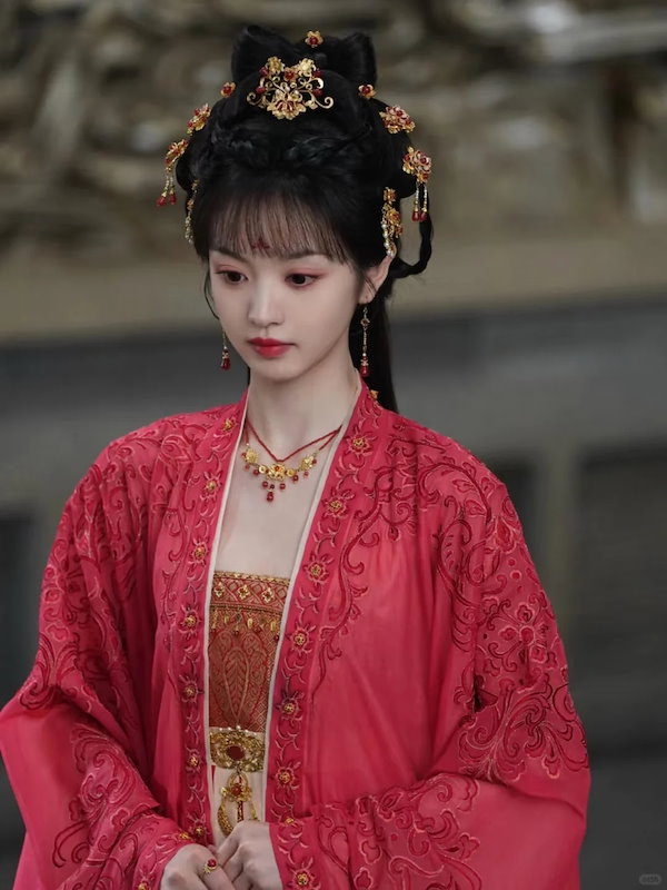 王鶴棣 田曦薇 ドラマ「大奉打更人」宣伝直筆サイン写真 専用ページ 王鶴棣 田曦薇 ドラマ「大奉打更人」宣伝直筆サイン写真 専用