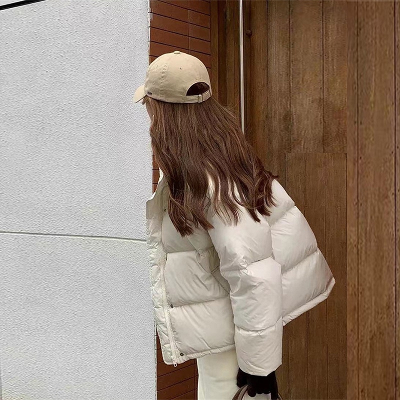 女性のための白いショートダウンジャケット2024新しい韓国スタイルのホワイトダックダウン肥厚スリムスタンドカラー小さな冬コート 女性のための白いショートダウンジャケット2024新しい韓国スタイルのホワイトダックダウン肥厚スリムスタンドカラー小さな冬コート