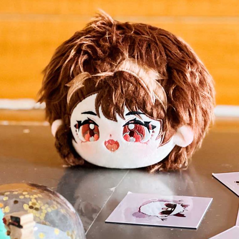 かわいいアニメのスターの公仔q版の小さい看護婦のぬいぐるみのおもちゃの長い毛は毛を揚げます