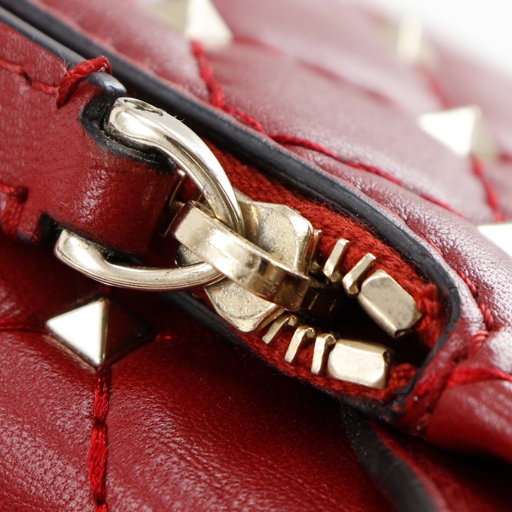 ロックスタッズ ミニショルダー ウォレットショルダー MW0BCA23NAP ショルダーバッグ レザー 赤 レディース 中古品 A-ランク ロックスタッズ ミニショルダー ウォレットショルダー MW0BCA23NAP ショルダーバッグ レザー 赤 レディース 中古品 A-ランク