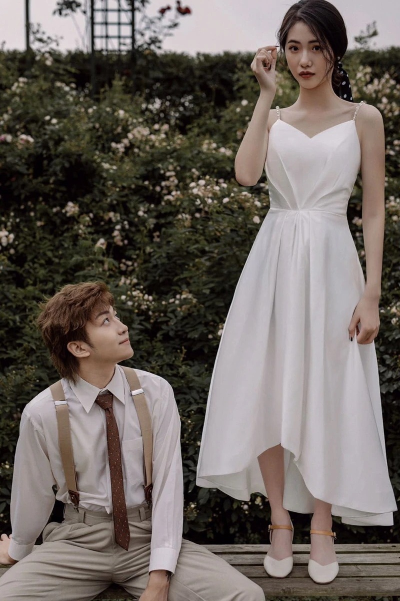 前短后長繻子面軽ウエディングドレス新モデル夏旅拍簡約小背出門纱小礼装 前短后長繻子面軽ウエディングドレス新モデル夏旅拍簡約小背出門纱小礼装