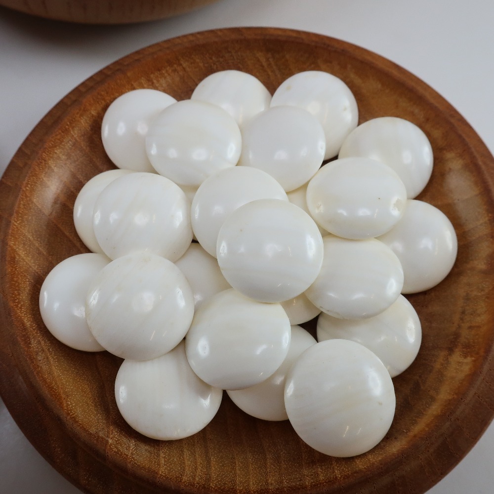 碁石 32号 本蛤 那智黒石 碁笥付き その他雑貨 _ 中古品