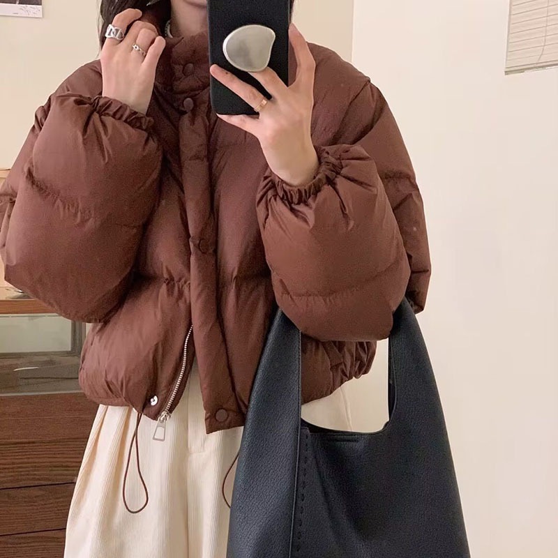 韓国版の甘い短いダウンジャケットの女性東新モデルの立襟の小さい白いアヒルのベルベットのコートのパン服 韓国版の甘い短いダウンジャケットの女性東新モデルの立襟の小さい白いアヒルのベルベットのコートのパン服