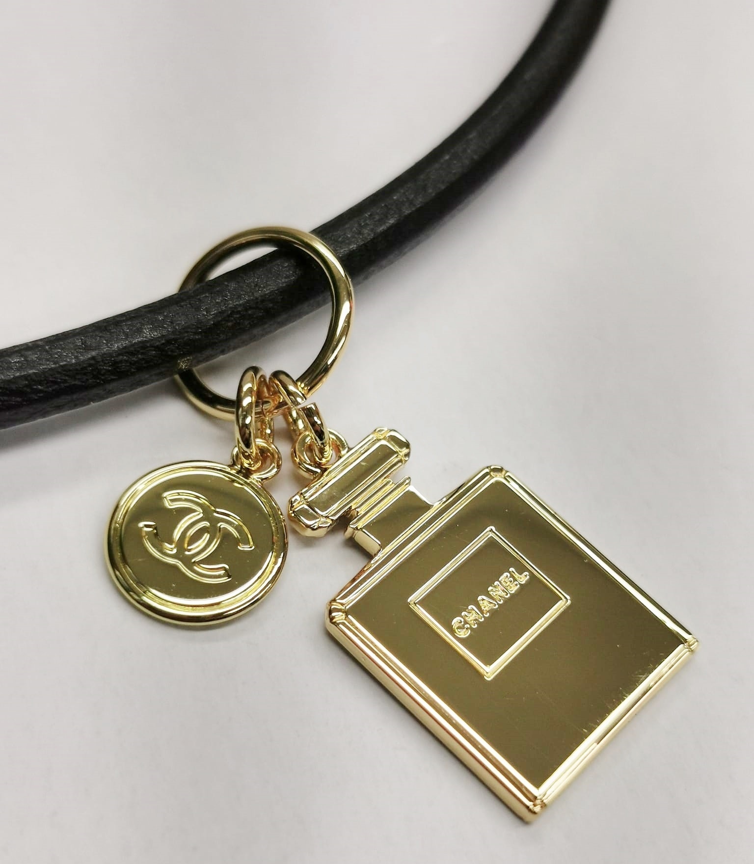CHANEL 2023 HOLIDAY シャネル ホリデー限定 ロゴチャームBOTTLE レザーブレスレット (社外品) 4mm/19cm