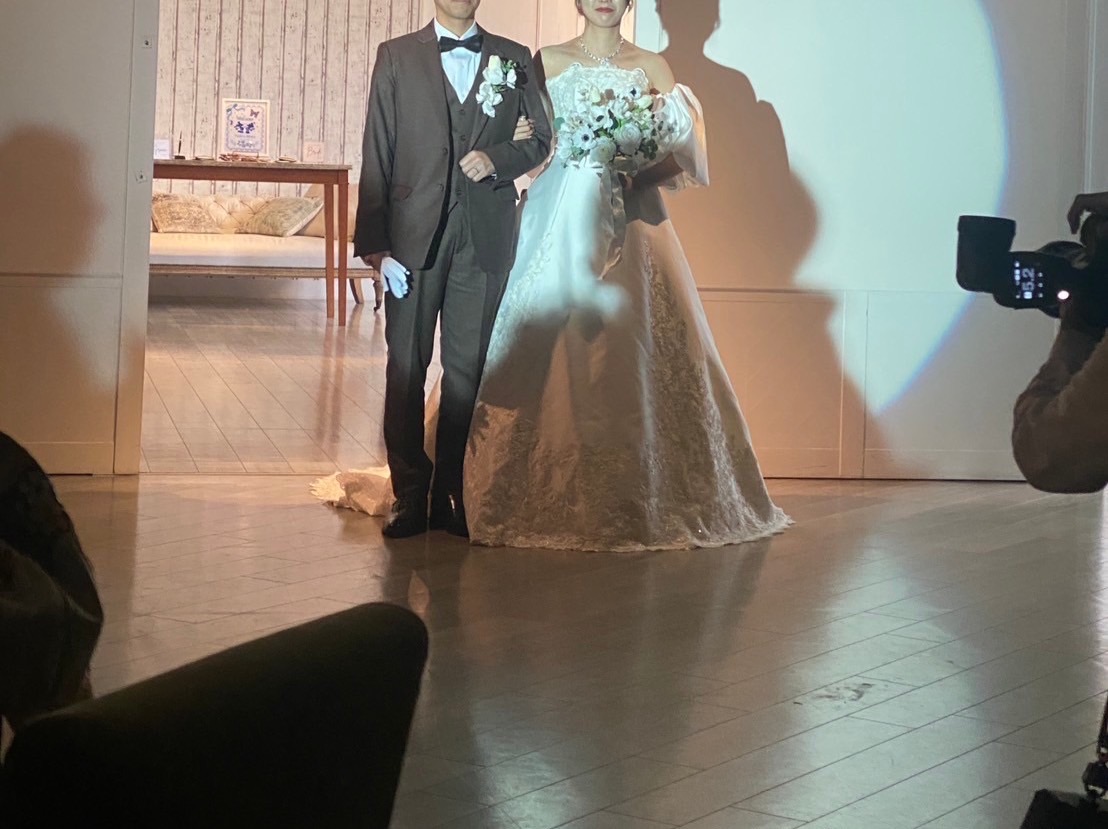 パフスリーブ オフホワイト 光沢感 ストレッチ 可愛い 取り外し袖 色直し 結婚式/披露宴