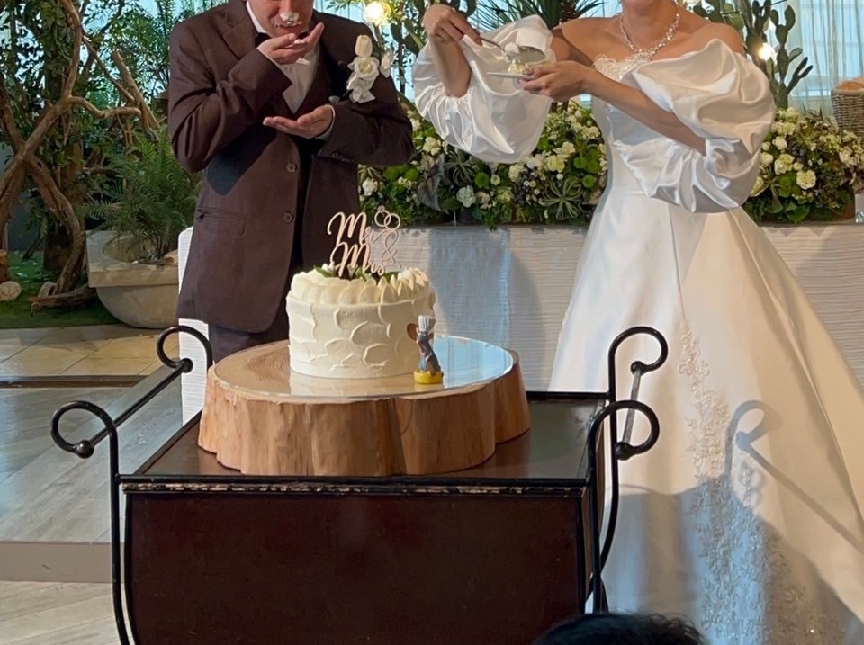パフスリーブ オフホワイト 光沢感 ストレッチ 可愛い 取り外し袖 色直し 結婚式/披露宴