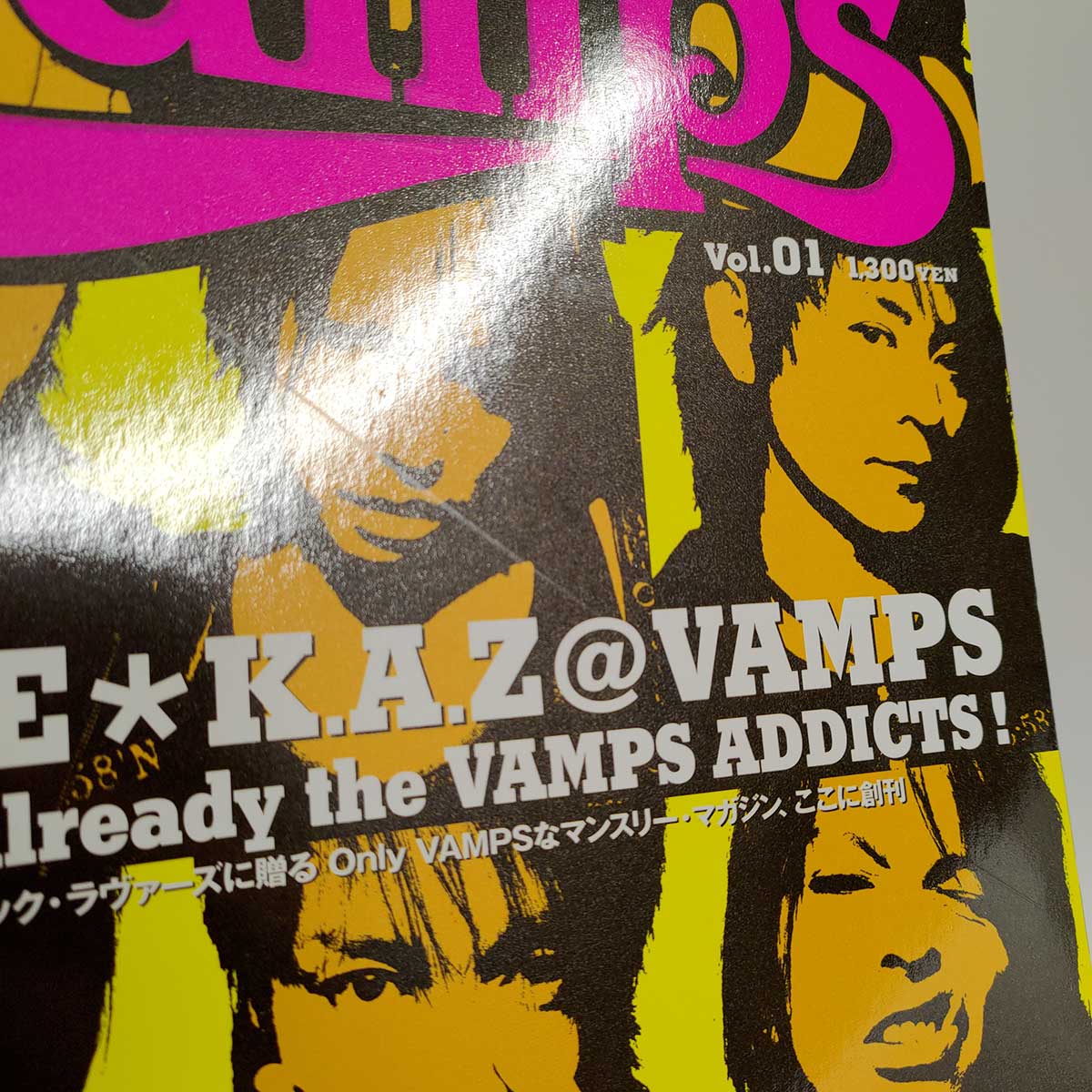 [セット] VAMPS バンプス HYDE ハイド MONTHLY Tシャツ リストバンド バスタオル グッツ ラルク セット] VAMPS バンプス HYDE ハイド MONTHLY Tシャツ リスト