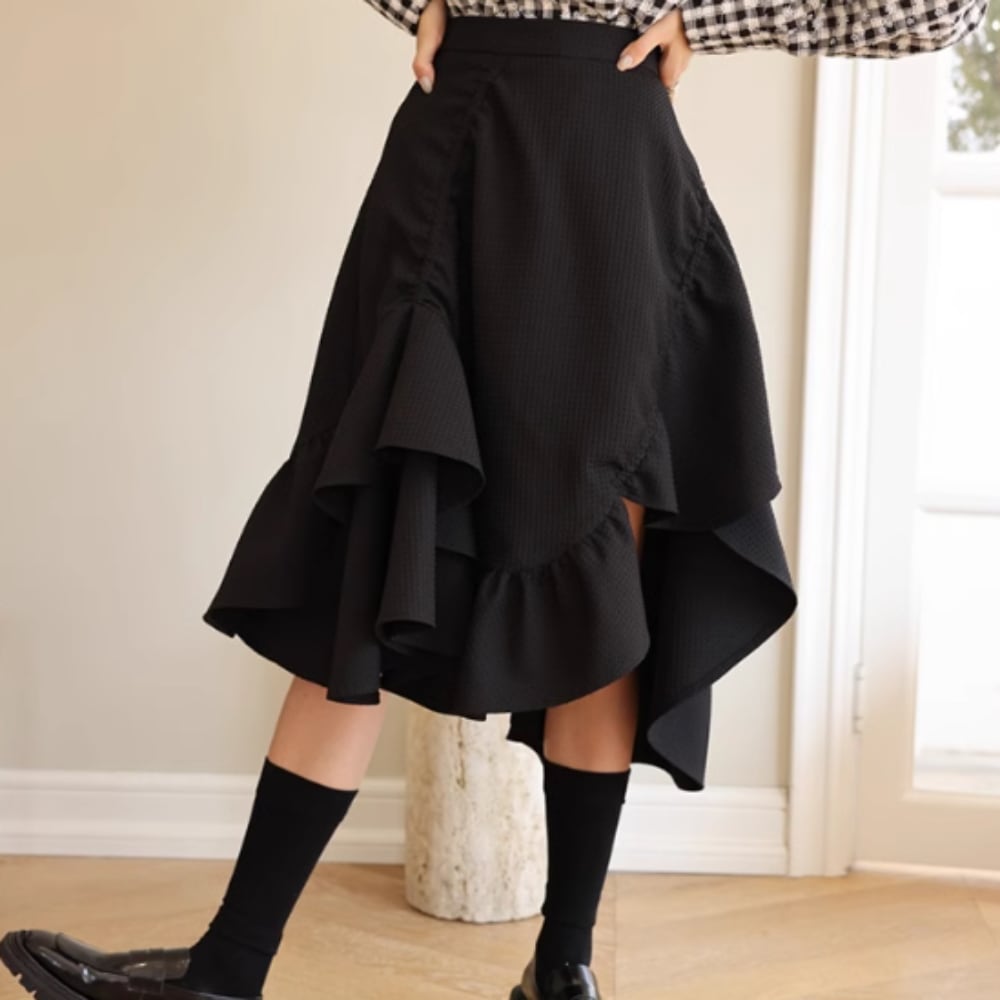 ボトムス スカート ミモレ丈スカート 段フリル ミモレ丈 セミフレア かわいい 大人可愛い きれいめ シンプル カジュアル 上品 おしゃれ かっこいい 大人女子 こなれ感 個性的 主役級 存在感