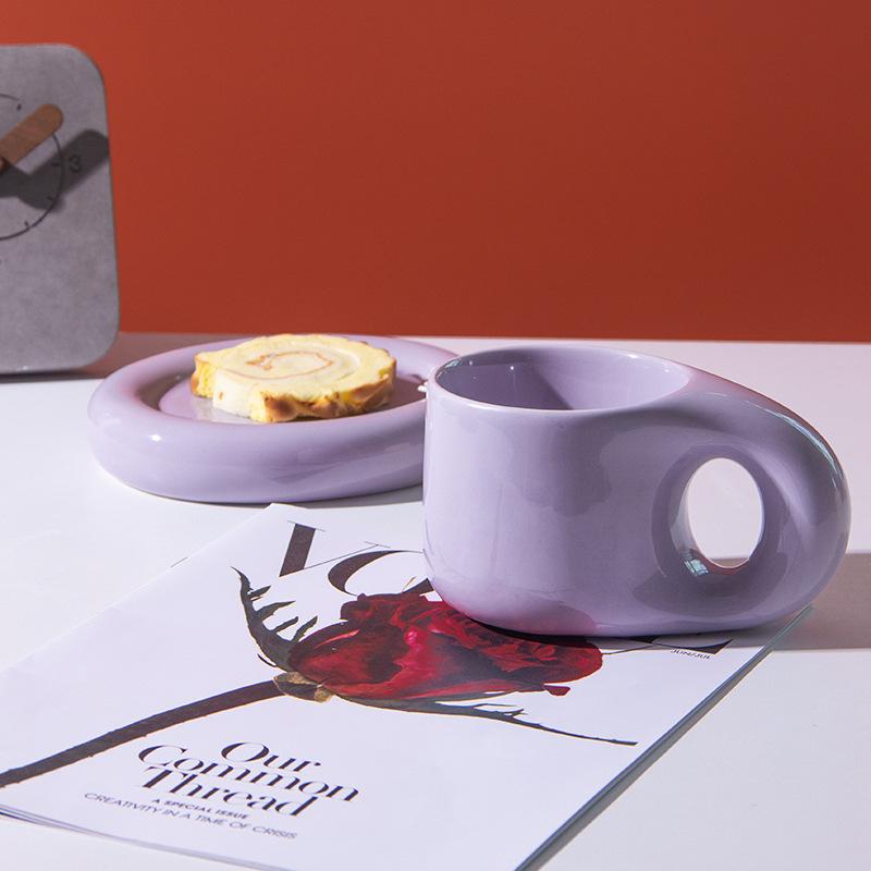 丸みのある優しい色味のカップ&ソーサーセット 北欧デザイン 丸みのある優しい色味のカップ&ソーサーセット 北欧デザイン