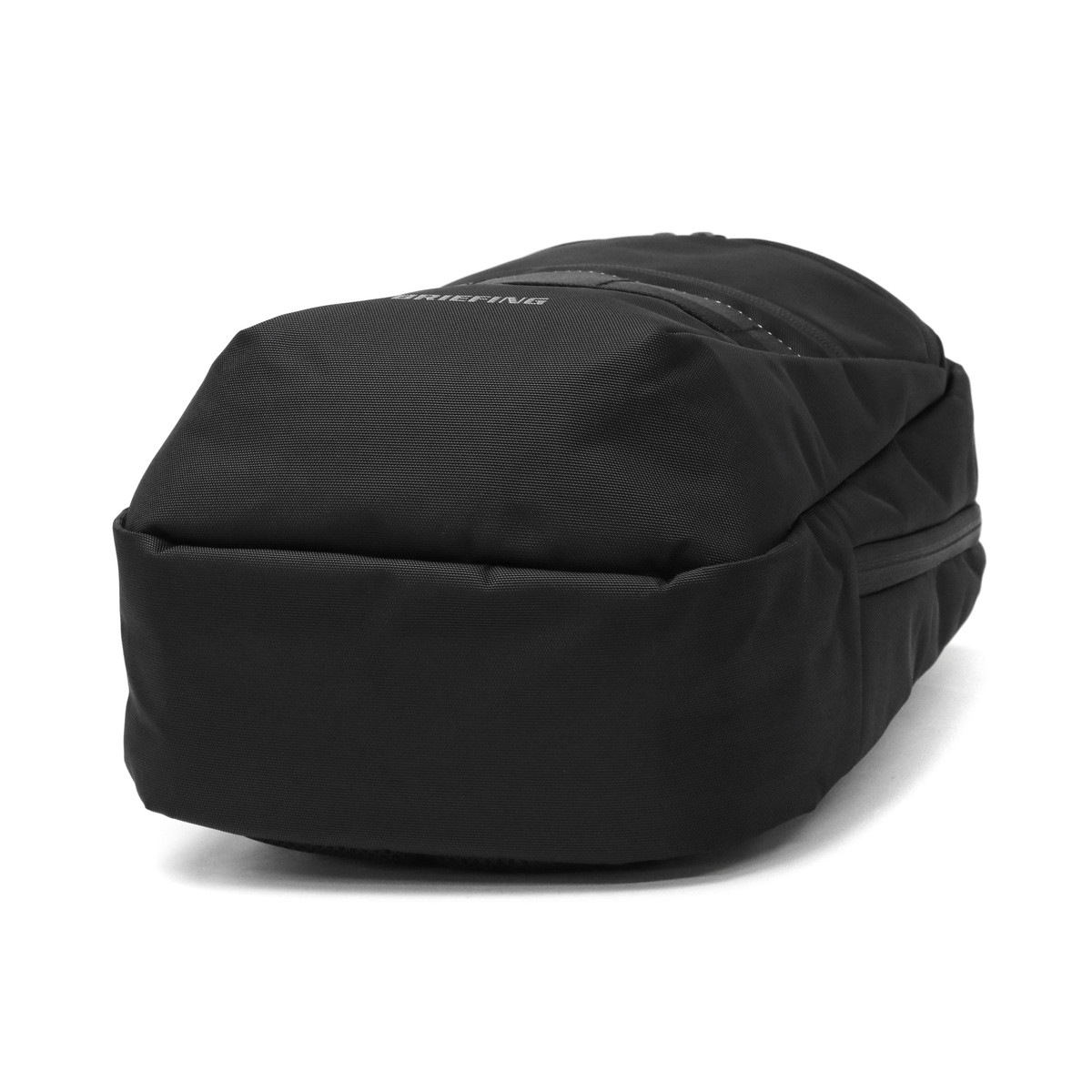 日本正規品 ボディバッグ MFC COLLECTION SLING WR ショルダーバッグ 7.3L A4 大容量 縦型 PC収納 BRA231L43