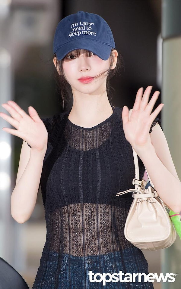韓国限定 aespa カリナ 着用モデル MLB ヤンキース キャップ Qoo10] エムエルビー aespa カリナ 着用 帽子 Rook : バッグ・雑貨